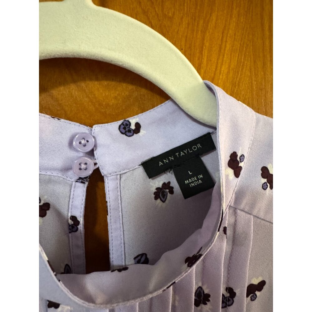 Ann Taylor Lilac Sleeveless Pleated Blouse - Picture 4 of 5